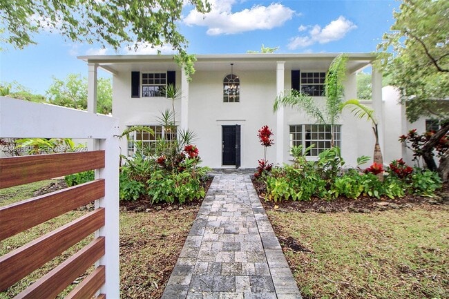 Building Photo - 6900 SW 104th St