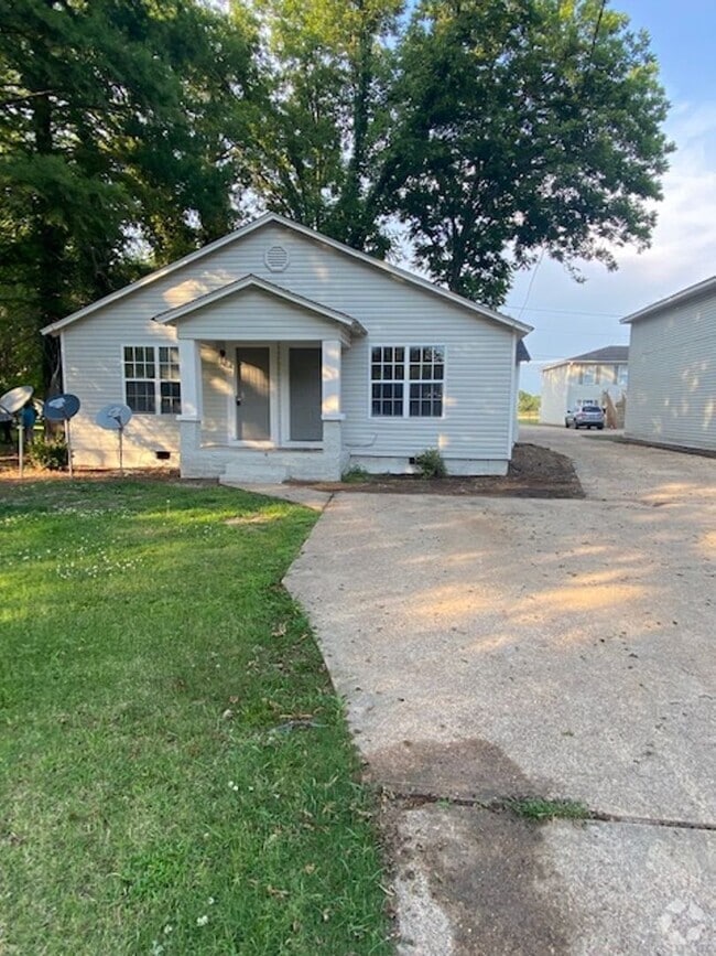 Building Photo - Renovated 1 Bedroom 1 Bath Unit for Rent! Rental