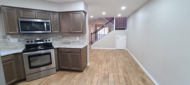 Photo - 816 Brimfield Ct