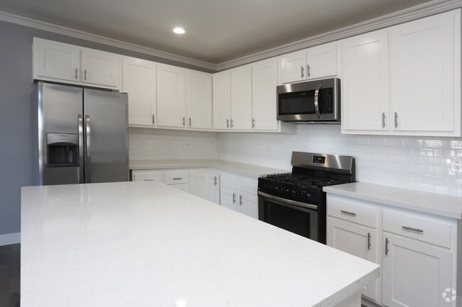 2HAB, 2BA - 1,300 ft²