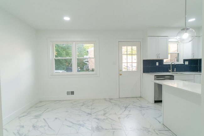 500 Adams Ln