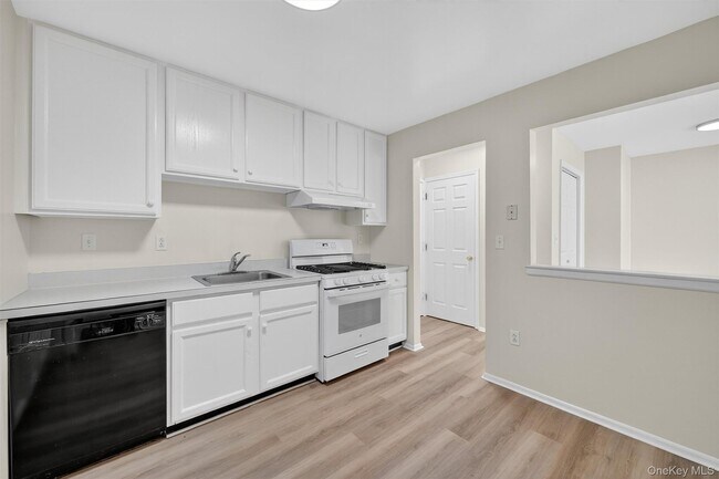 Photo - 10-12-12 Chestnut St Unit B108