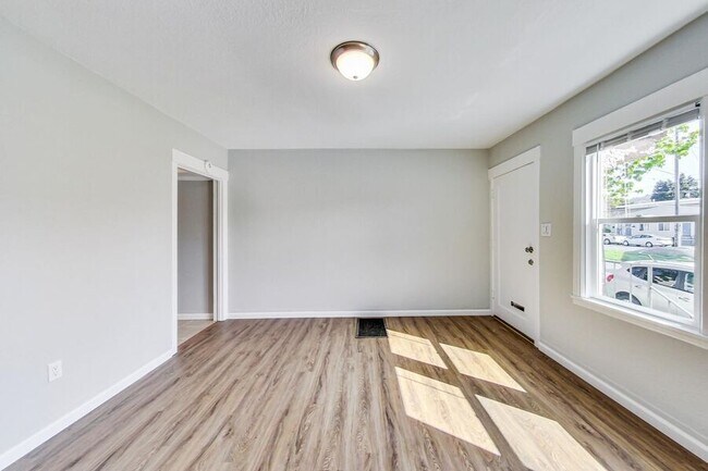 Building Photo - 2624 Sacramento St