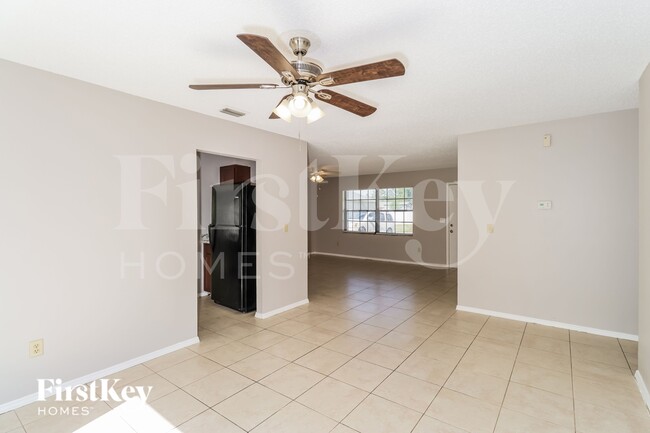 Photo - 814 Yacolt Rd SE