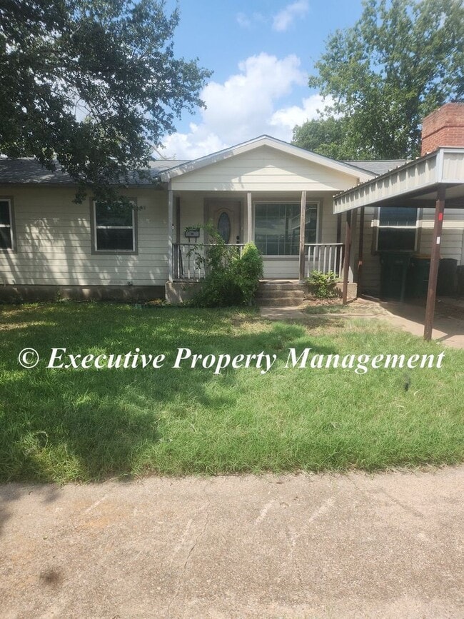 Photo - 107 N 28th St House