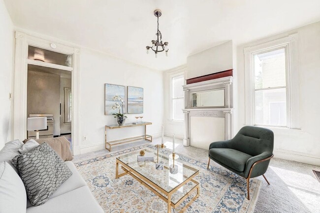 Building Photo - 744 Proctor Wy Unit Apt 1