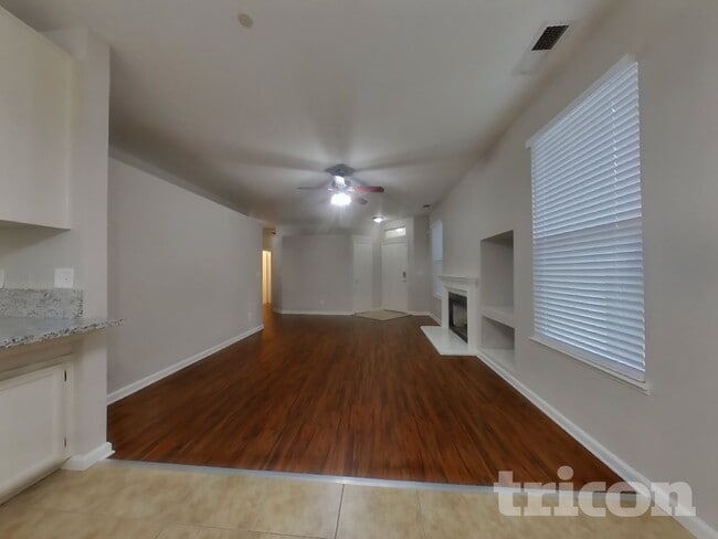 Photo - 408 Falcon Dr