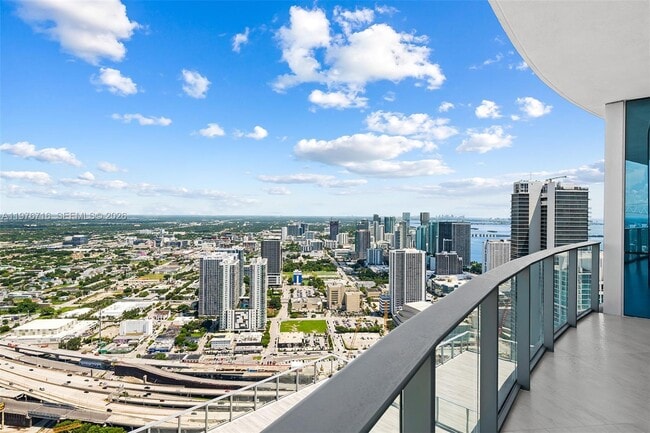 Photo - 851 NE 1st Ave Unit PH 5402