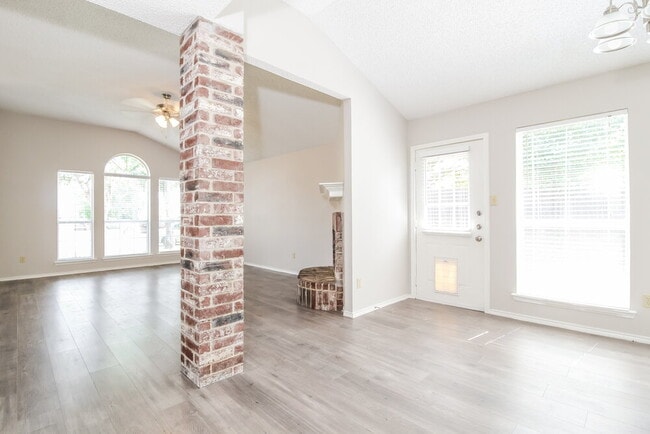 Photo - 7900 Flowertree Ct