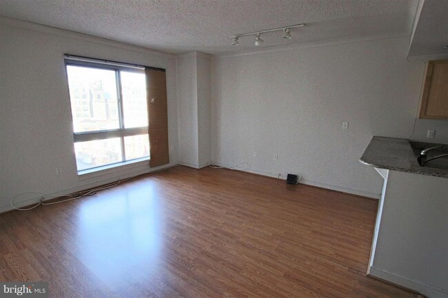 Photo - 777 7th St NW Unit 634
