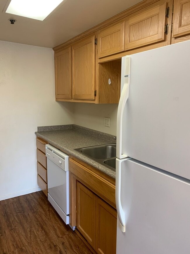 Photo - Spacious Upstairs 2bd/2ba Condo, VERY close to Sinsheimer Park