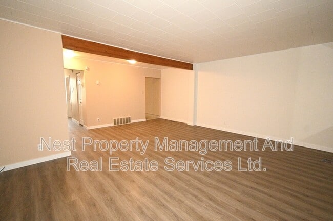 Photo - 588 Central St E Unit 1