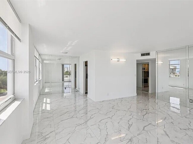 Photo - 101 Briny Ave Unidad 401
