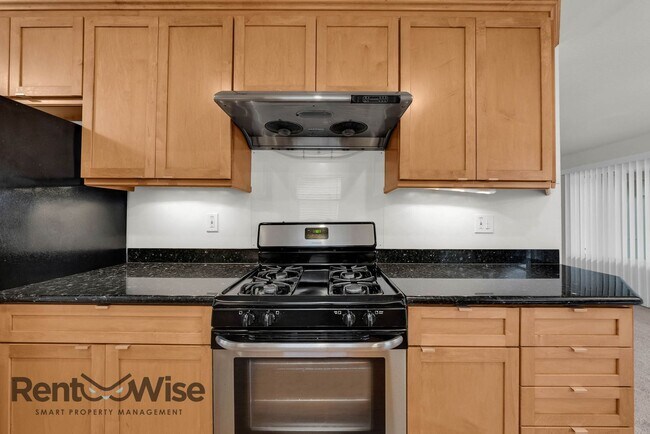 Photo - 2406 Kehoe Ave