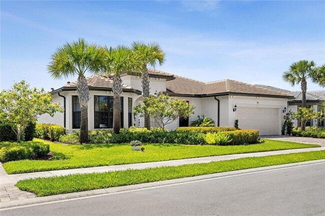 Building Photo - 4549 Pinehurst Trl W