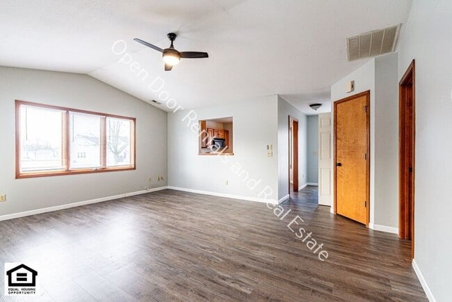 Photo - 1420 Flagstone Dr