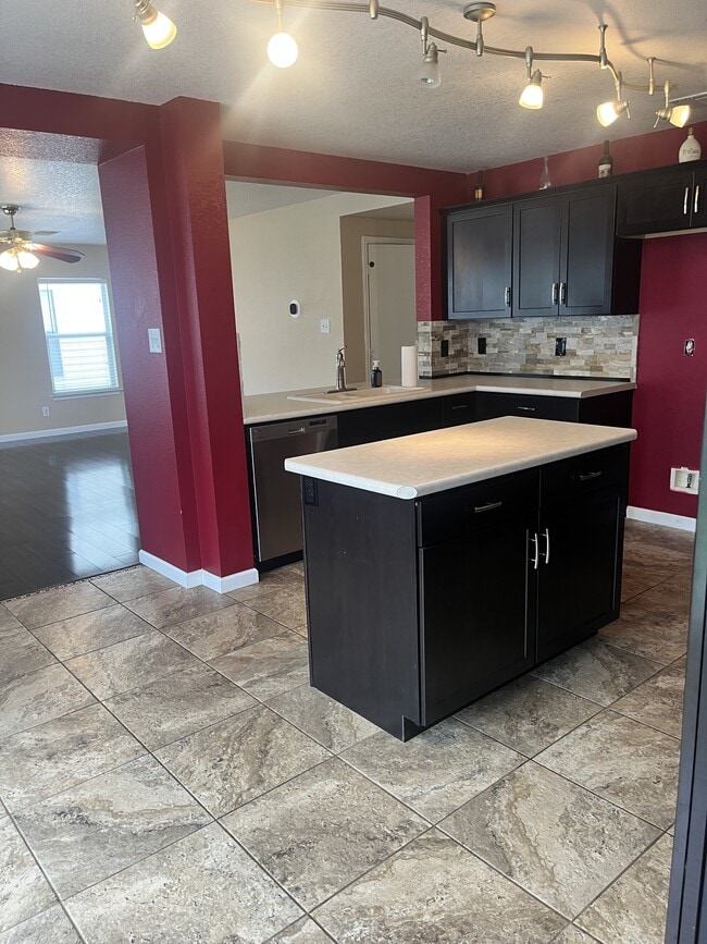 Photo - 78 Viking Oak