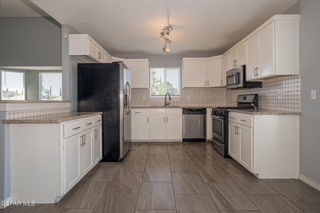 Building Photo - 12041 Van Gogh Dr