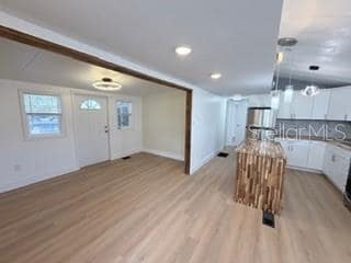 1370 Shipwreck Ln