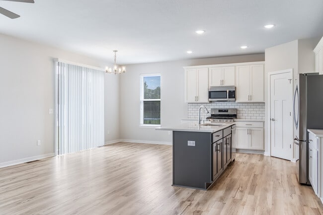 Photo - 993 Cascade Cir