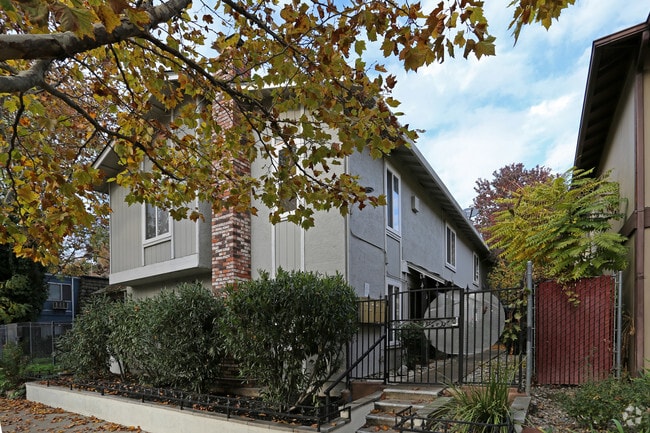 W St Apartments