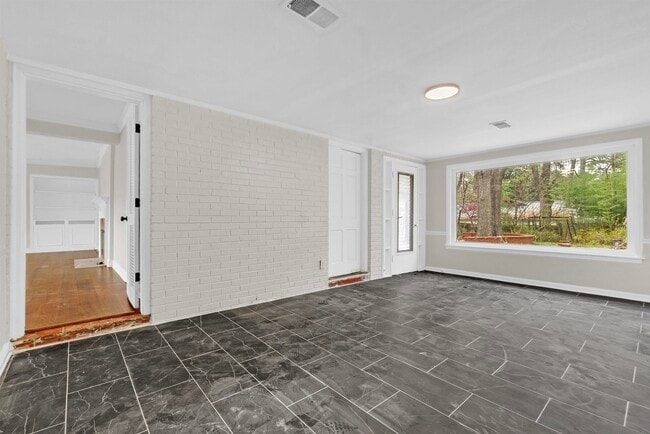 Photo - 196 N Goodlett St