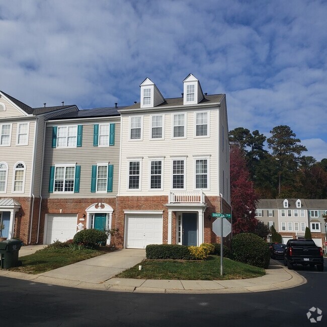 Building Photo - 3 level Townhome with garage in N Raleigh