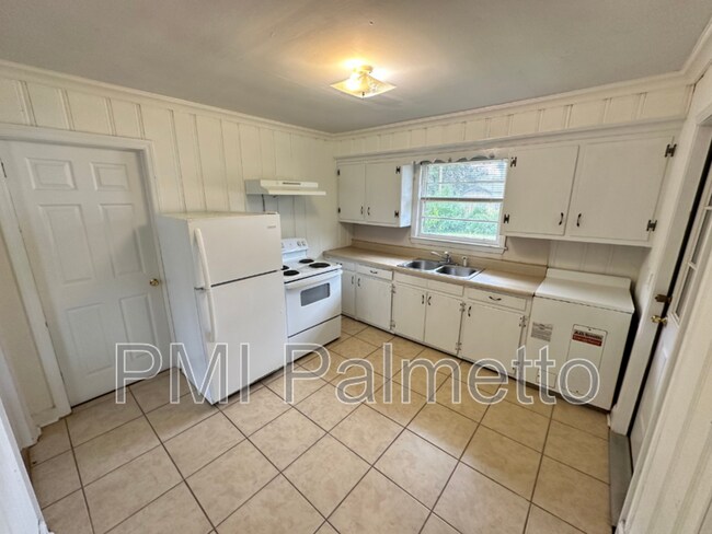 Photo - 6820 Waller St