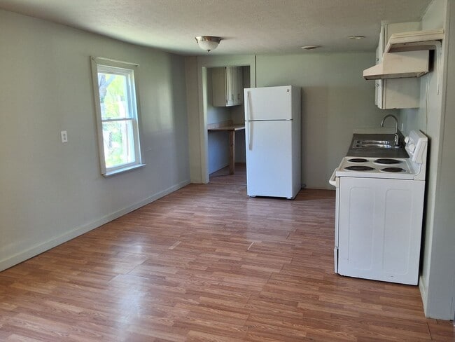 Photo - Charming  3 Bed, 2 Bath  House Located in Radcliff