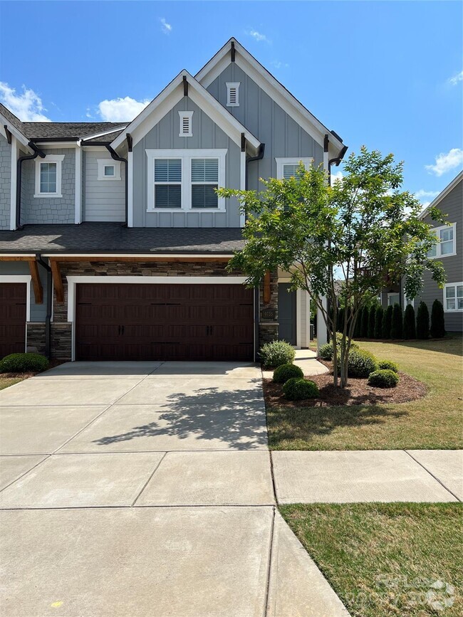 Building Photo - 9735 Briarwick Ln Rental