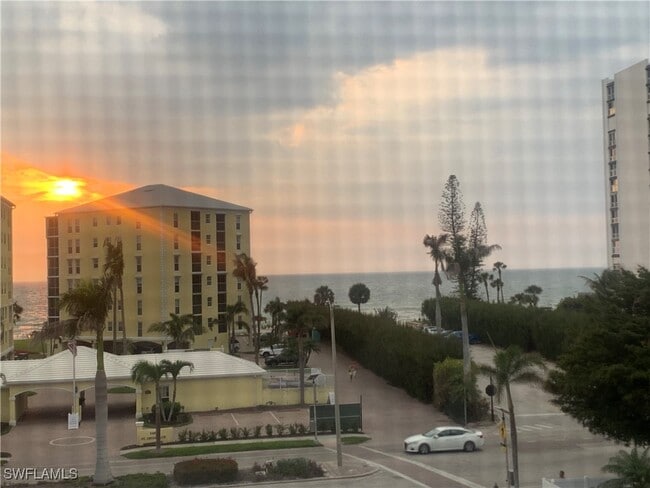 Photo - 3450 Gulf Shore Blvd N Unit 406