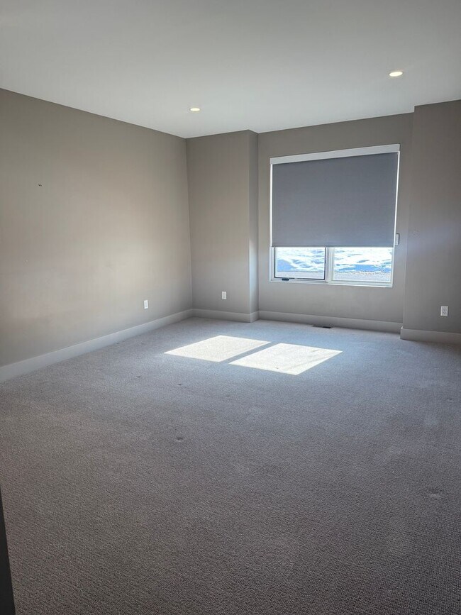 Photo - 1 bed 1 bath in Black Bull Community Unit B