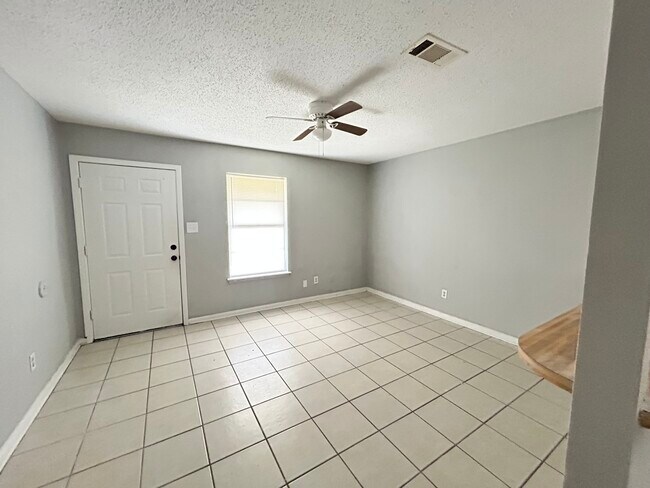 2509 S Belair Dr