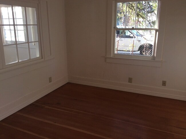 Photo - Cute Downtown House!