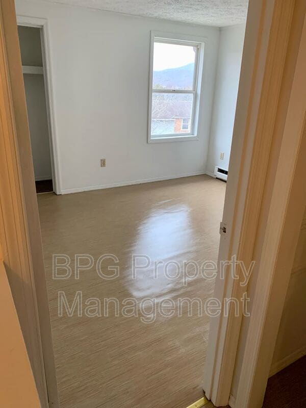 Photo - 123 Circle Dr Unit 4