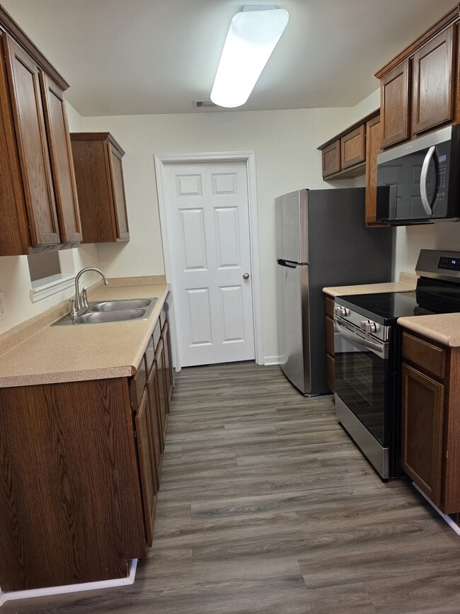 Photo - 103 Five Oaks Ct