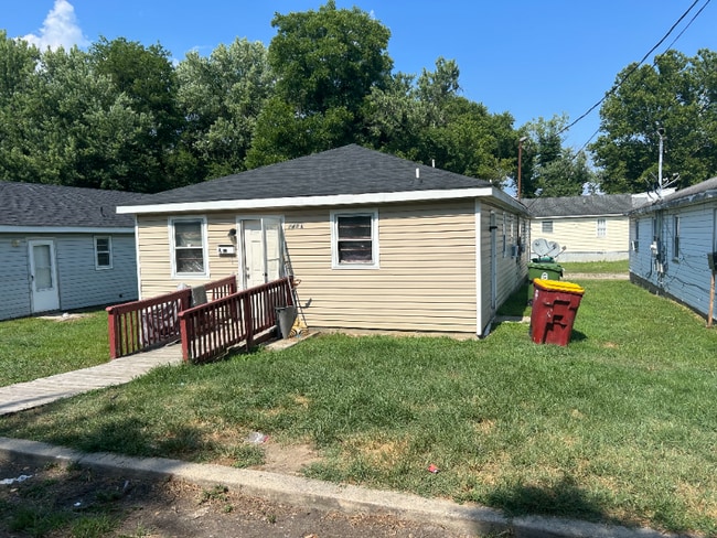 Building Photo - 749 Mt Airy St Rental