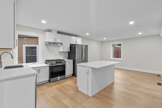 Photo - 1546 Chapel St Unit 3