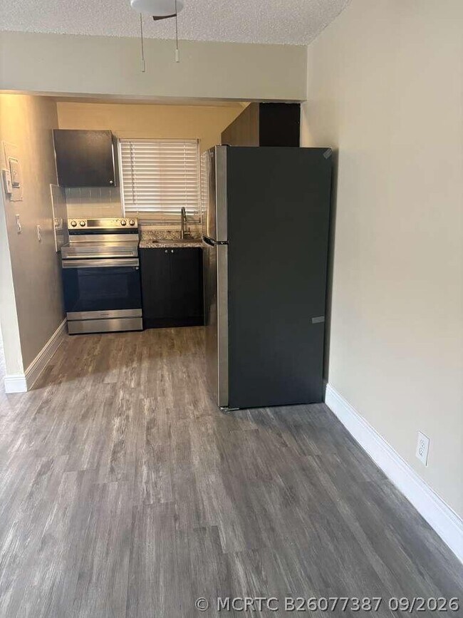 5811 NW 17th Pl Unit H