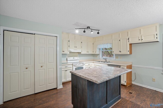 Photo - 132 Whisperwood Ln