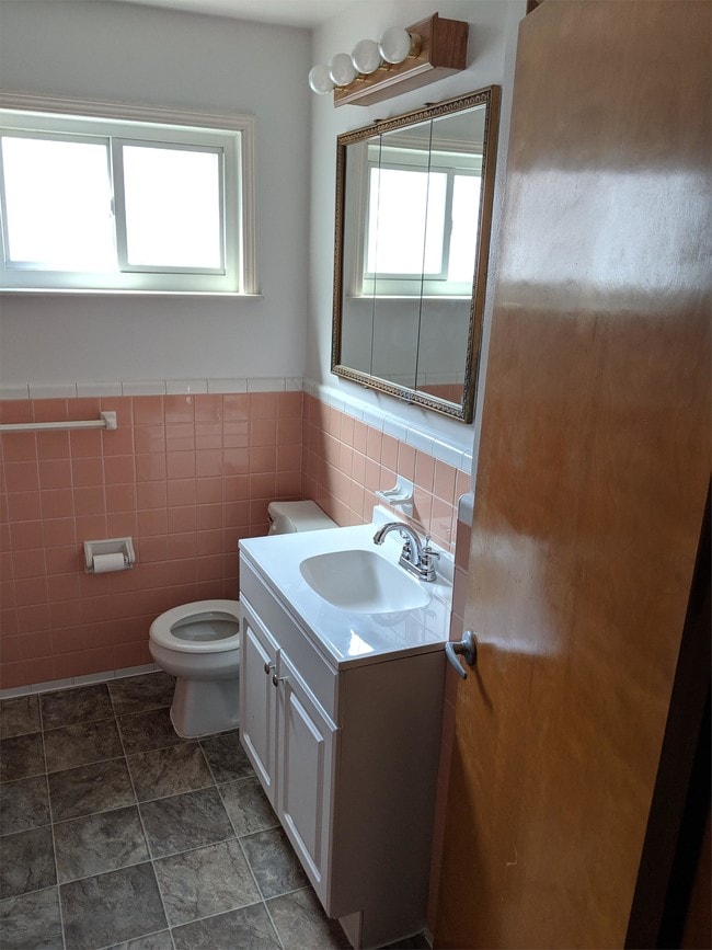 Photo - 1862 Warwick Ave