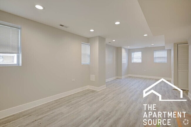 Building Photo - 2935 N Lawndale Ave Unit g Rental