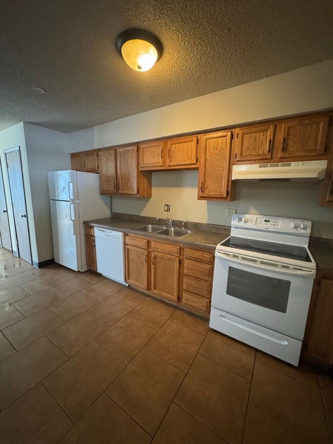 Photo - Some utilities included!