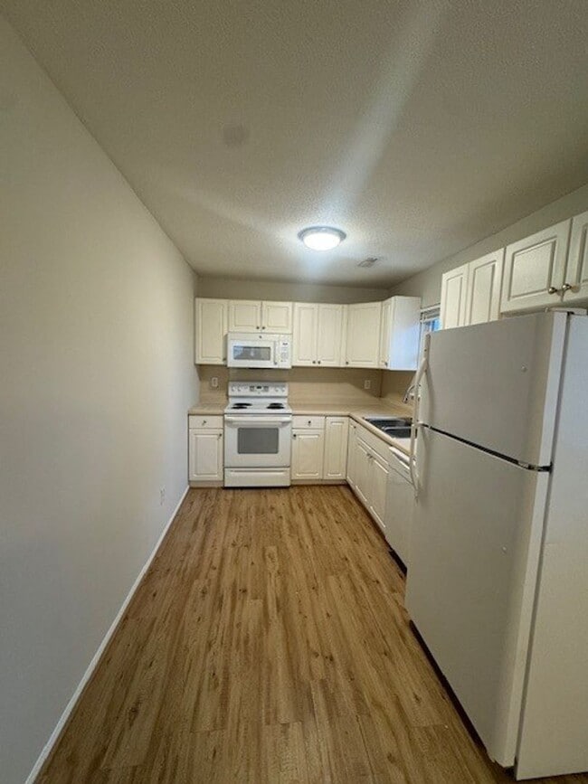 Photo - 2725 Laguna Ave