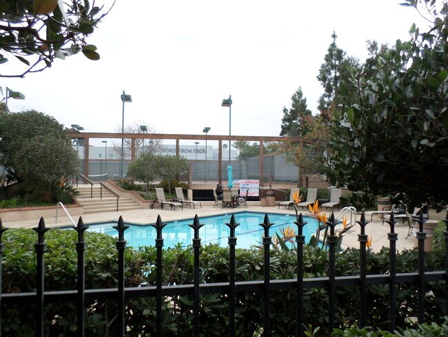 Photo - The Boardwalk in La Jolla 2 bdr 2 bath 3 f... Unit 304