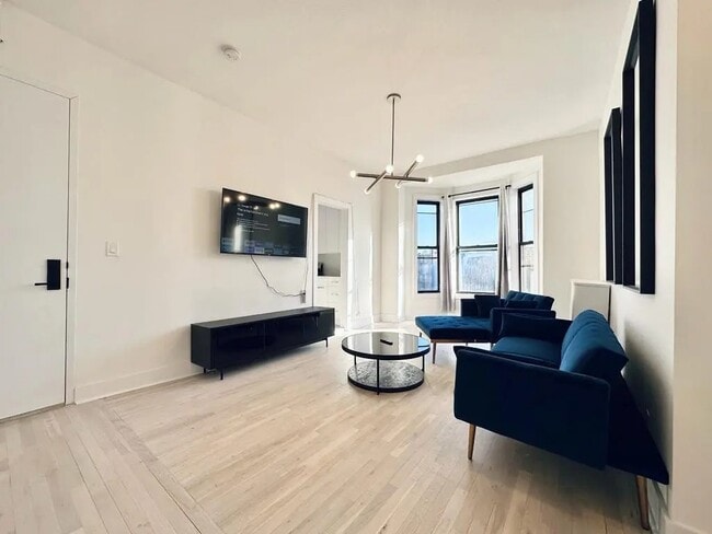 Photo - Furnished room/NOT APARTMENT Unit 4