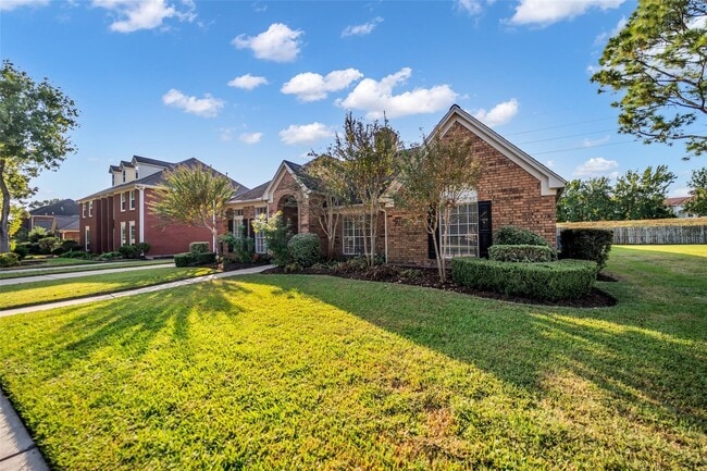 Photo - 3827 Bratton St