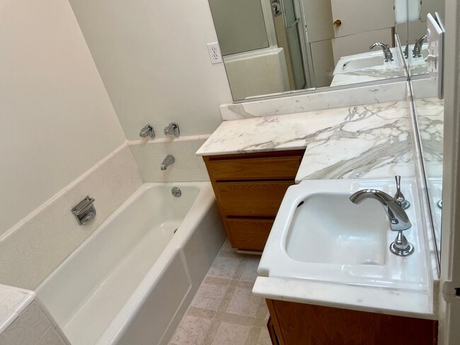 Photo - Encino Towers