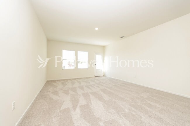 Photo - 209 Wild Daisy Wy