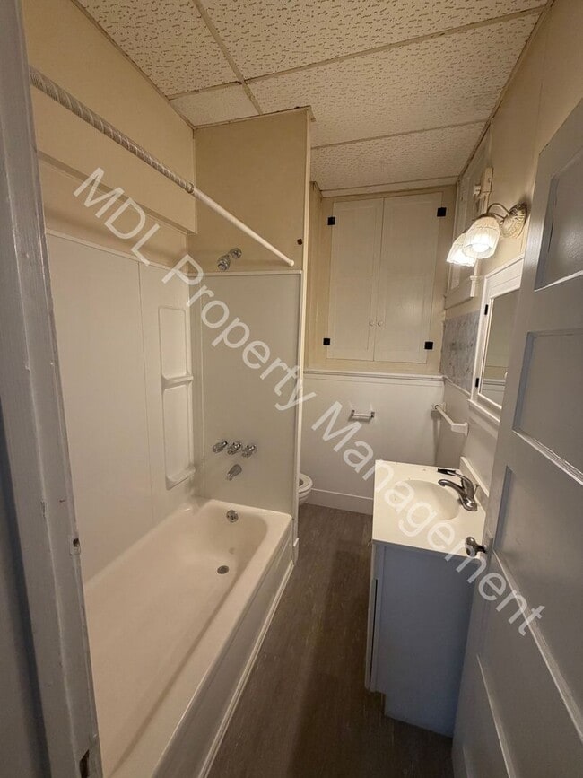 Photo - Spacious 2 bedroom Duplex!!!